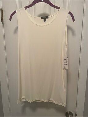 NWT ALFANI TANK TOP. SIZE L